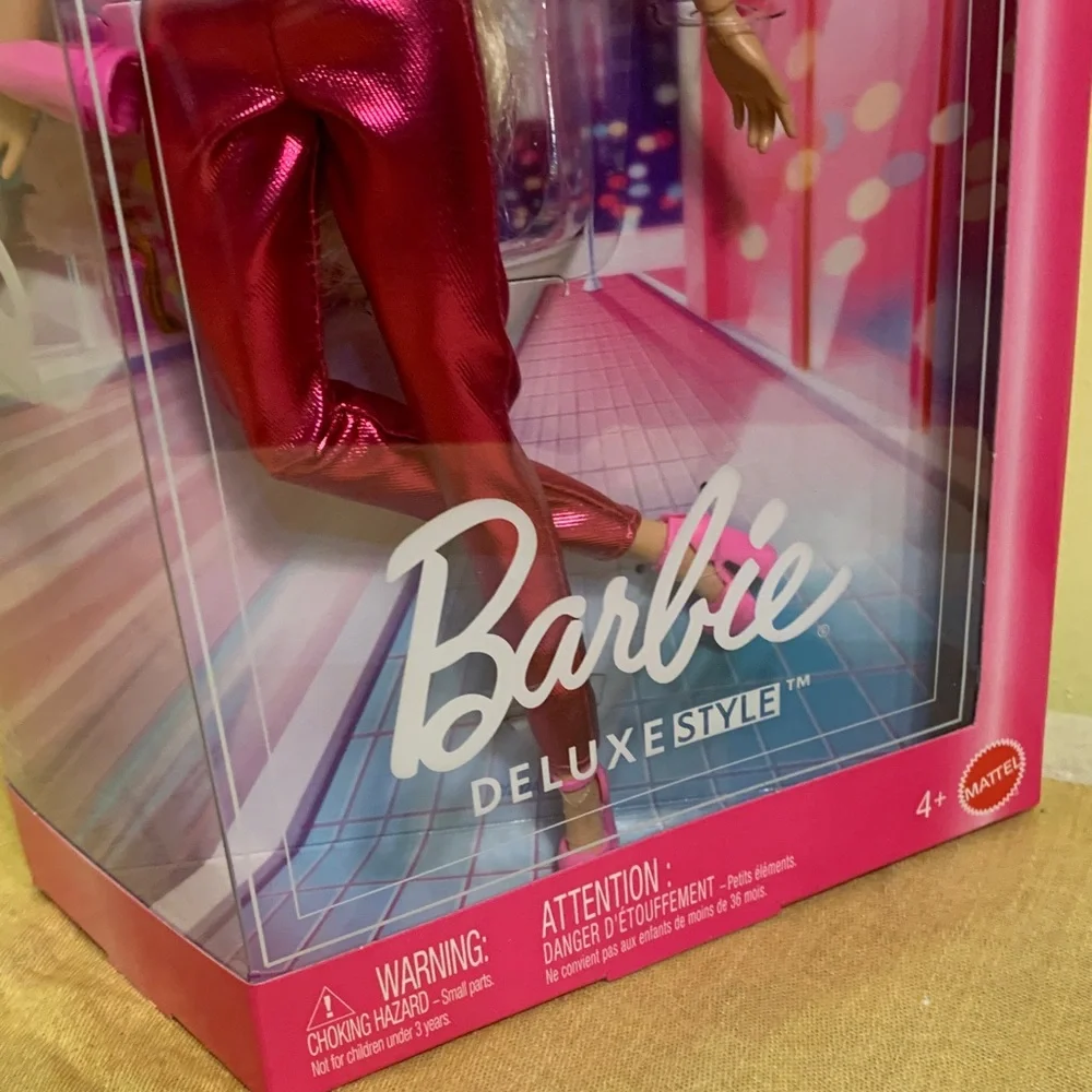 Barbie Deluxe Style 5 Pink Sparkle Millie NRFB NIB Wave 2 Collectible